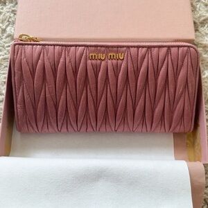 Miu Miu 100% authentic Rose Quilted Wallet